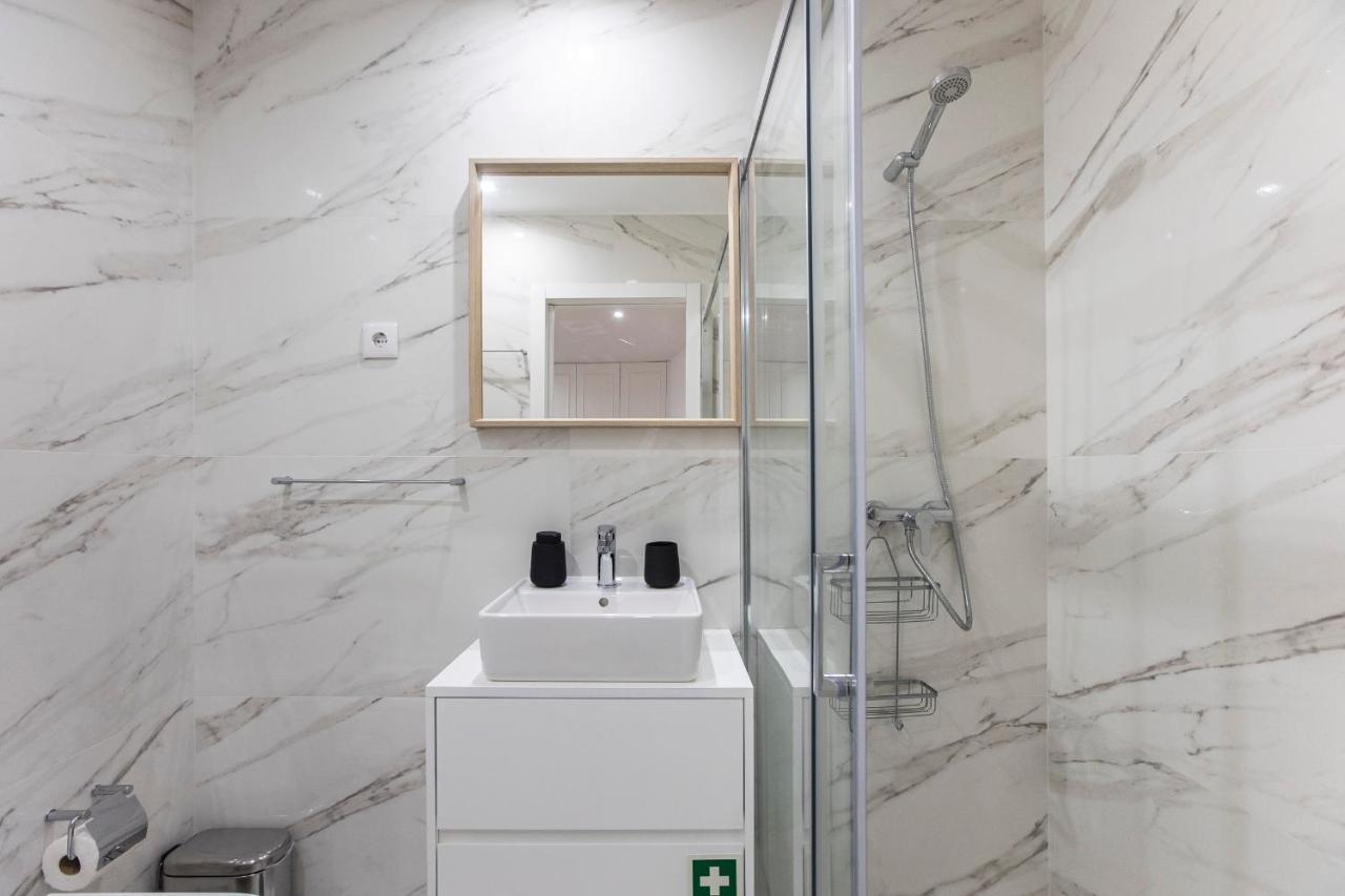 Elegant Downtown 1Br Flat W/ Ac By Lovelystay ปอร์โต ภายนอก รูปภาพ